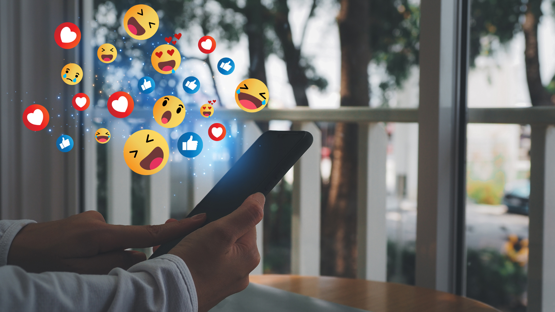 strat-social-media